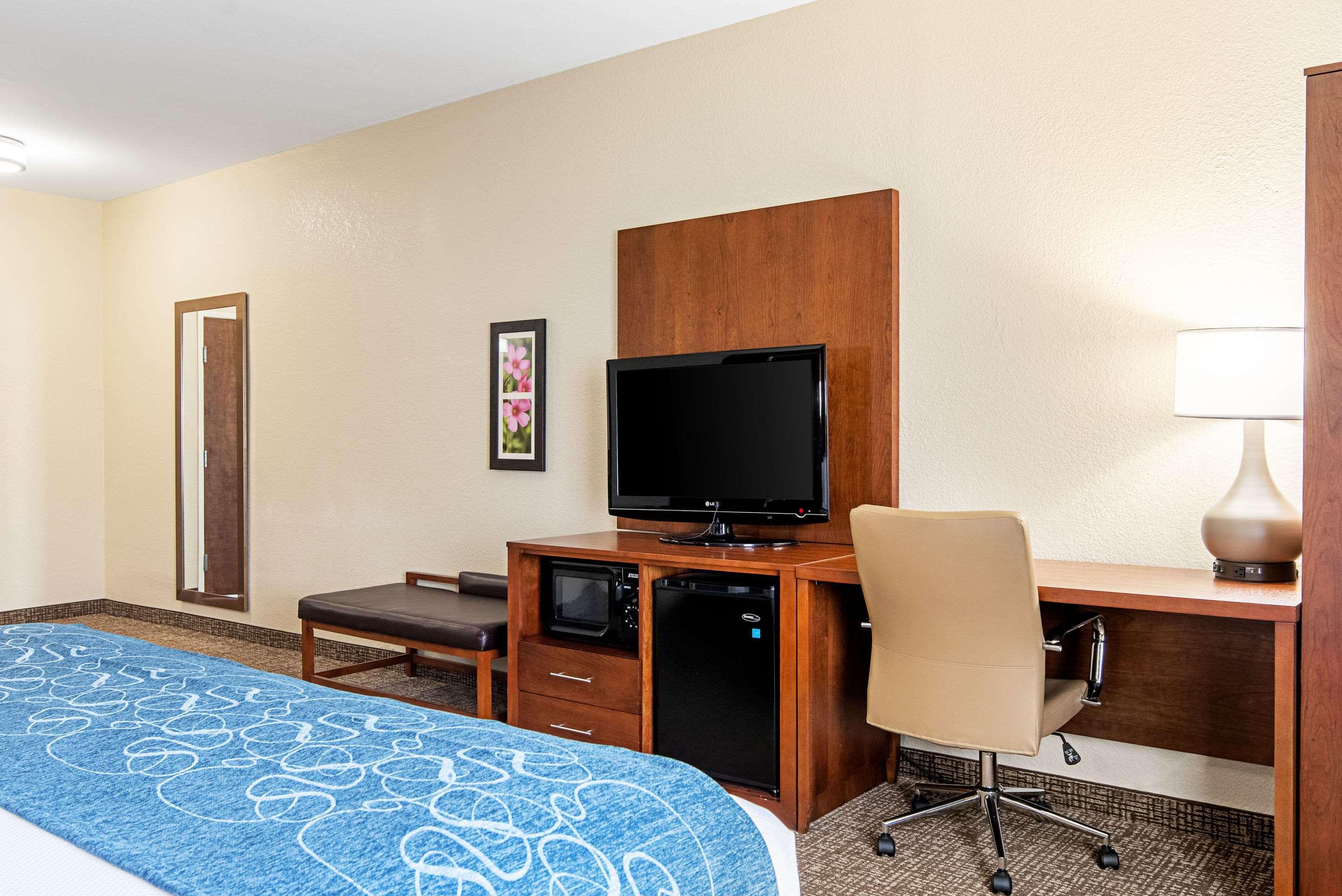 Comfort Inn & Suites Pine Bluff Extérieur photo