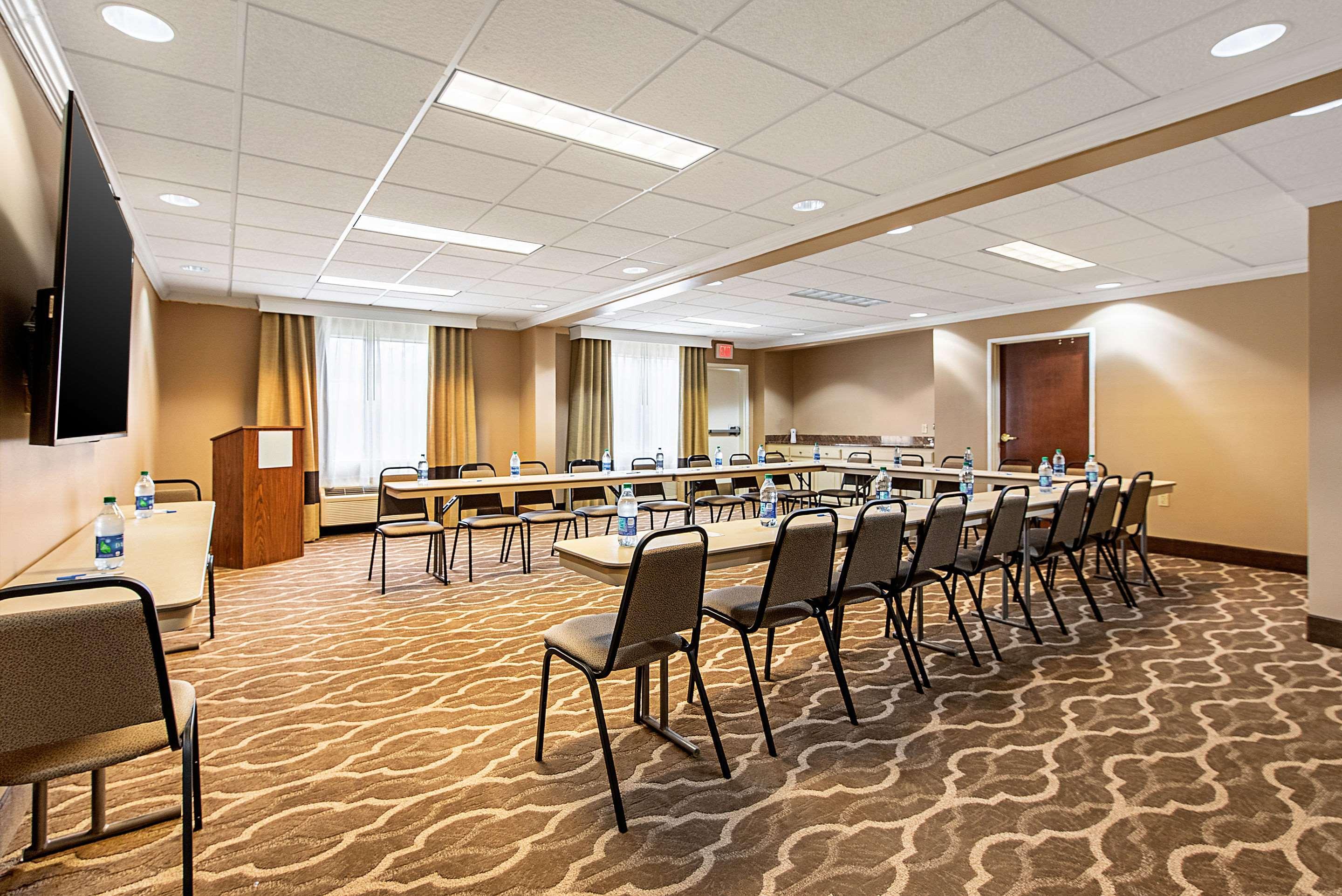 Comfort Inn & Suites Pine Bluff Extérieur photo