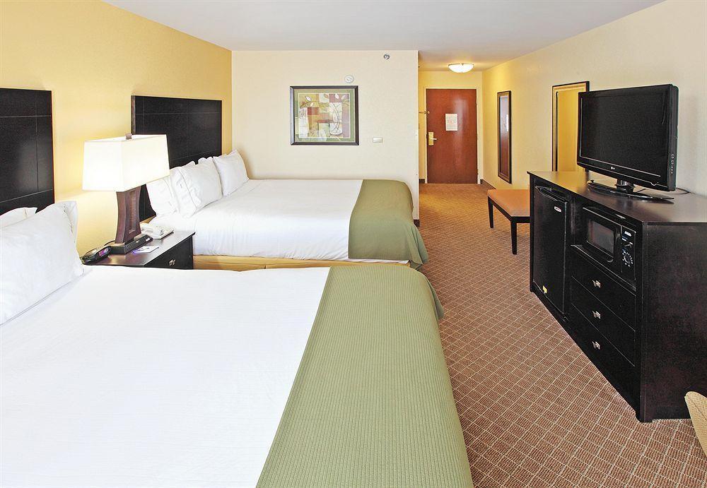 Comfort Inn & Suites Pine Bluff Chambre photo