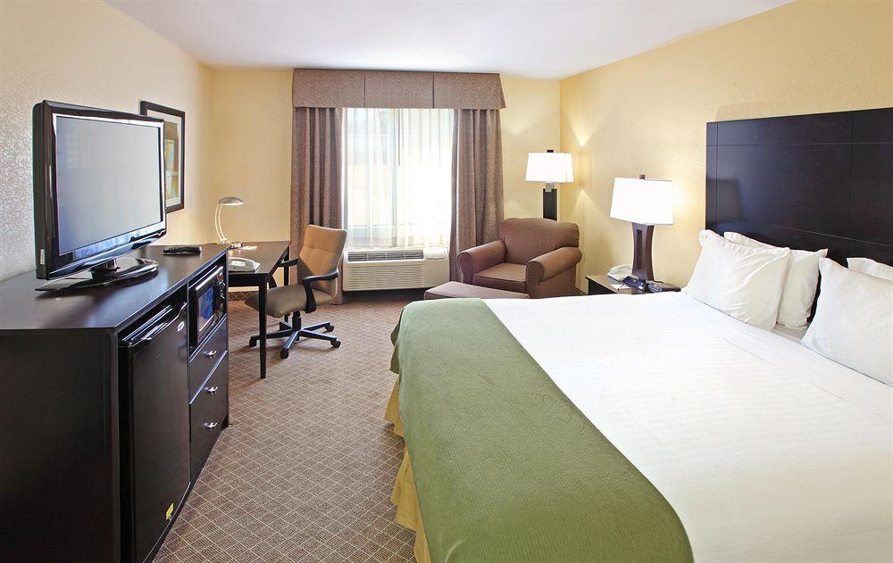 Comfort Inn & Suites Pine Bluff Chambre photo