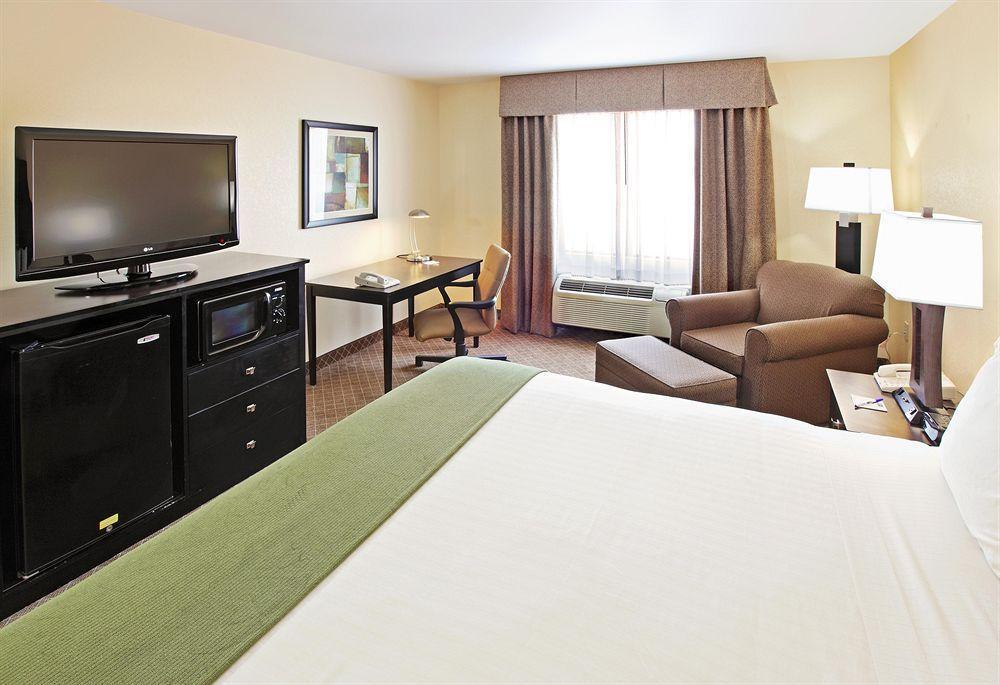 Comfort Inn & Suites Pine Bluff Chambre photo