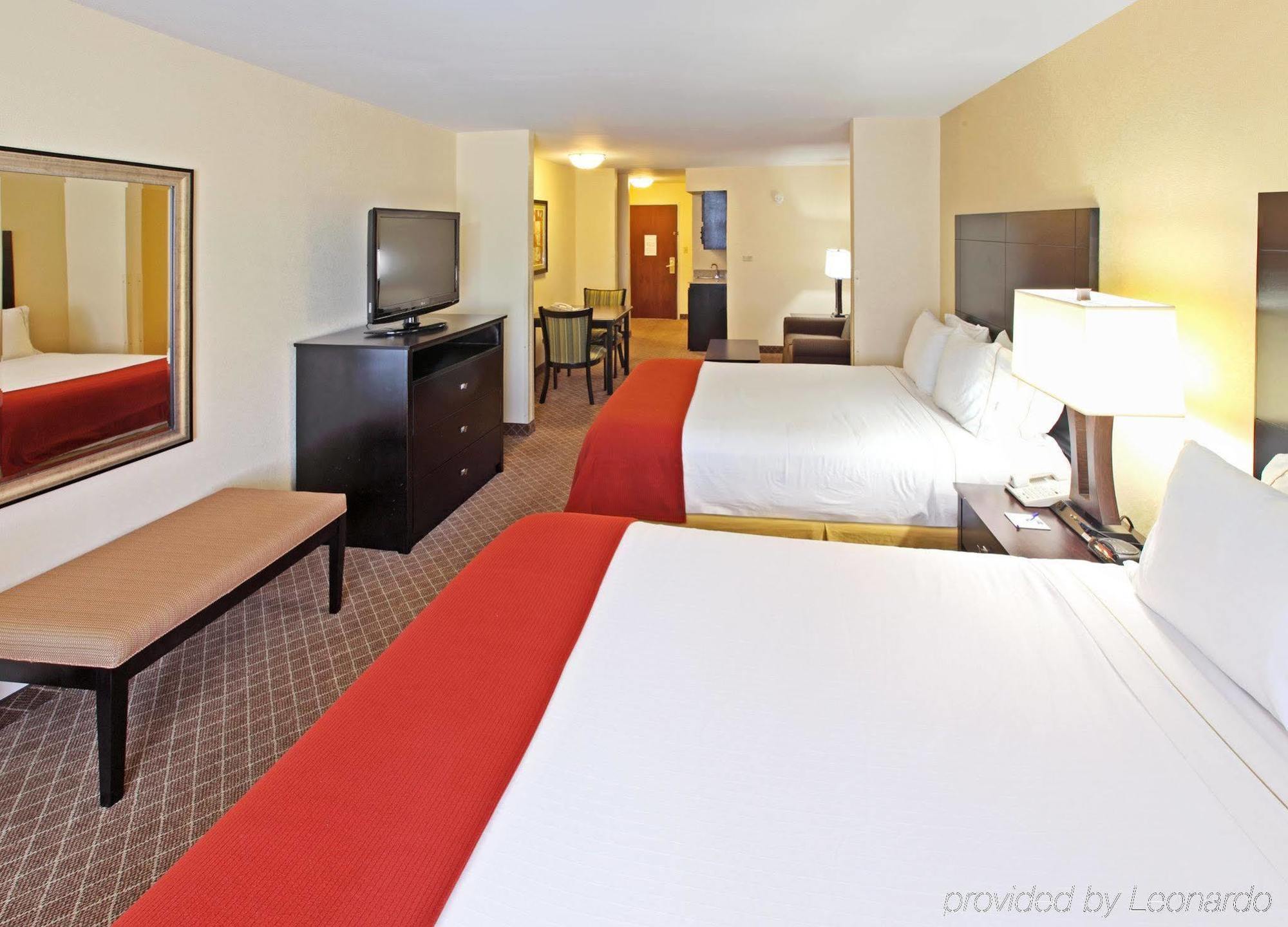 Comfort Inn & Suites Pine Bluff Chambre photo