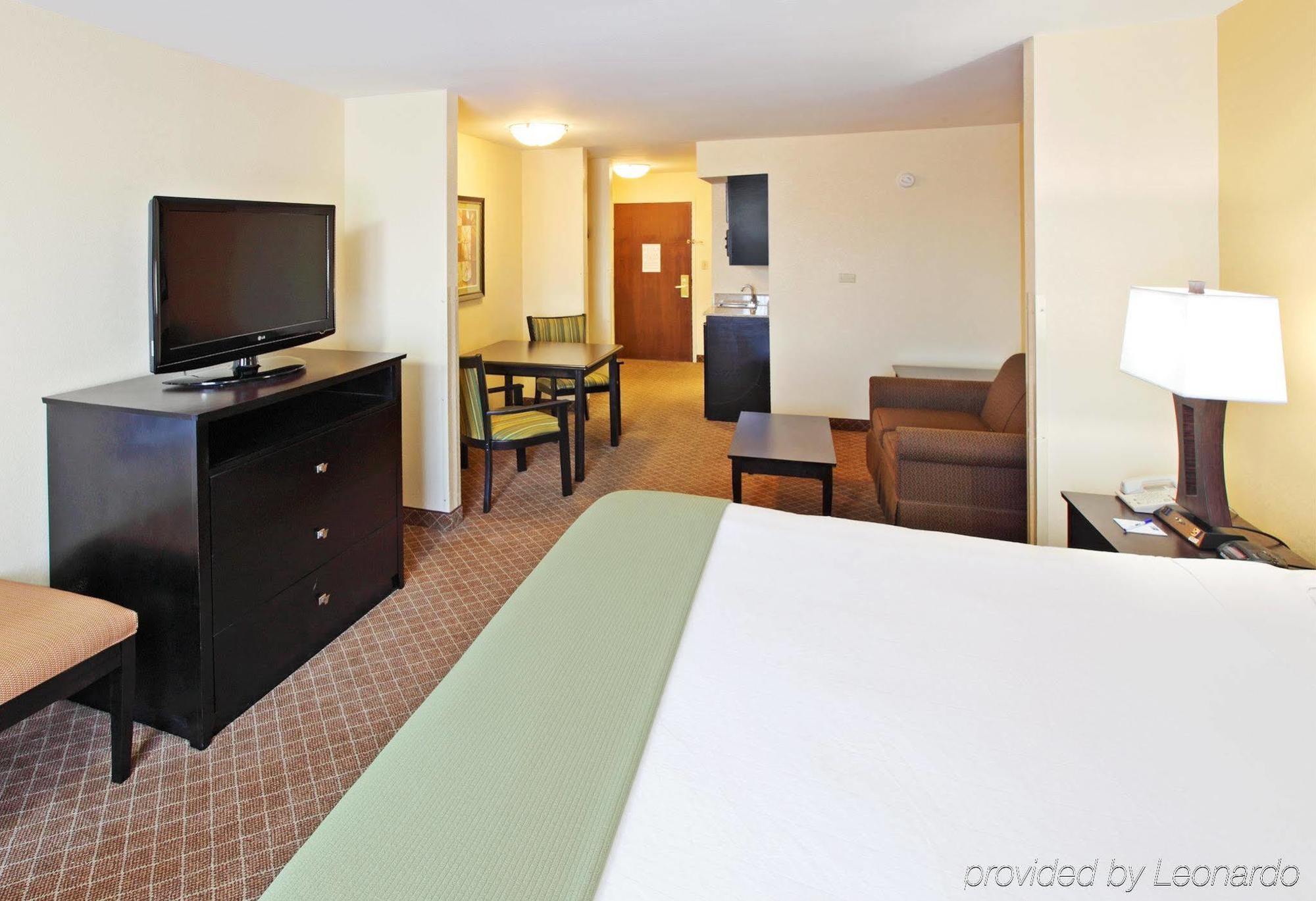 Comfort Inn & Suites Pine Bluff Extérieur photo